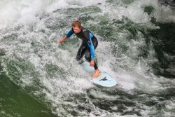 02 usch 03 Ursula Schomer Surfer 